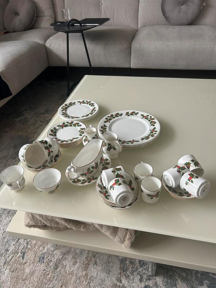Royal Grafton Noel Kerstservies, Huis en Inrichting, Keuken | Servies, Gebruikt, Compleet servies, Overige stijlen, Porselein