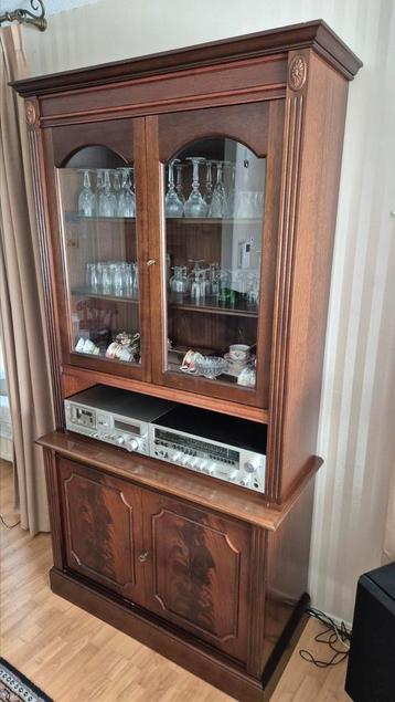 Buffetkast met vitrine 205x106x48cm  beschikbaar voor biedingen