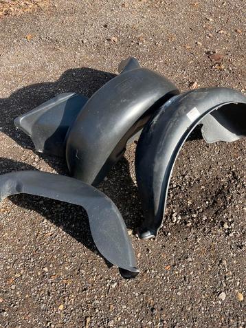 Plastic wielkuipen / binnenspatborden Lada Niva 4x4 beschikbaar voor biedingen