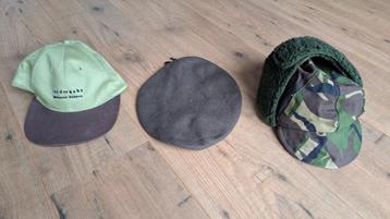 Pet winter Woodlland en baret beschikbaar voor biedingen