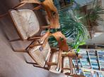 Vier antieke stoelen, Ophalen