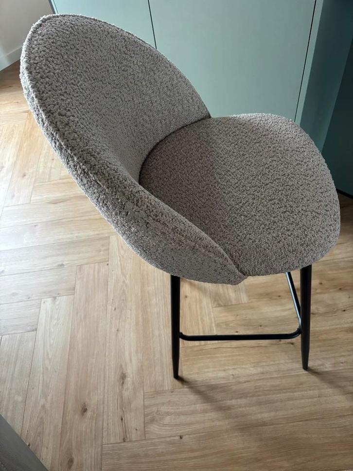Nieuwe barkruk in de verpakking - Soft Taupe Boucle, Antiek en Kunst, Antiek | Meubels | Stoelen en Banken, Ophalen