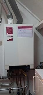 Intergas Combi compact HRE 28/24, Doe-het-zelf en Verbouw, Geisers en Boilers, Minder dan 20 liter, Ophalen, Zo goed als nieuw