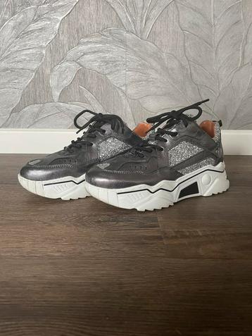 DW//RS sneakers Pluto 39 -z.g.a.n.- beschikbaar voor biedingen