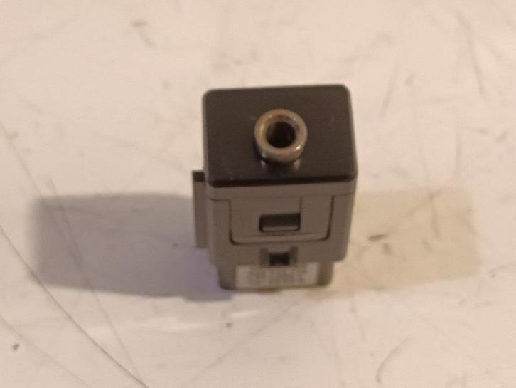 AUX poort Skoda Octavia, Auto-onderdelen, Elektronica en Kabels, Skoda, Gebruikt, Herkomst onderdeel bekend, 12 maanden garantie