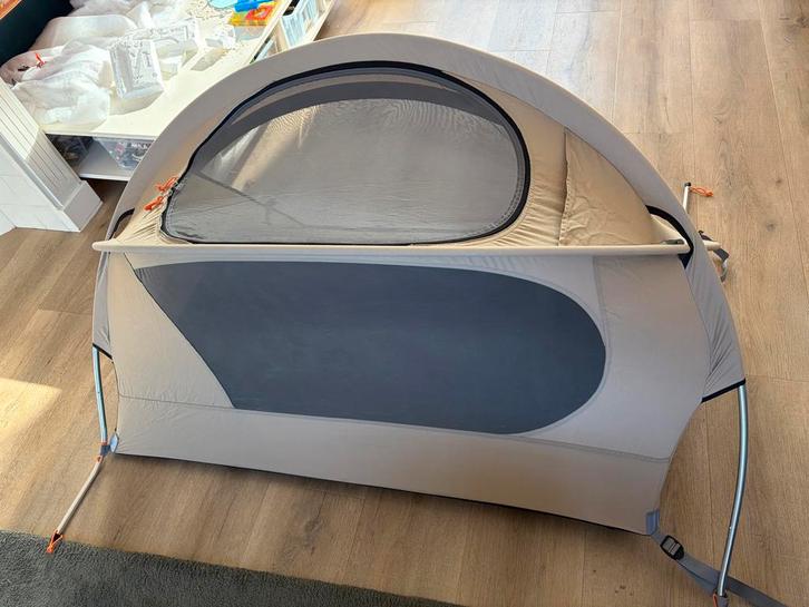 Nomad slaaptentje (elastiek in stokken is lam), Caravans en Kamperen, Tenten, tot en met 2, Gebruikt, Ophalen of Verzenden