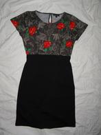 Leuke zwarte KING LOUIE jurk met rode bloemen, Ophalen, Zwart, Knielengte, King Louie