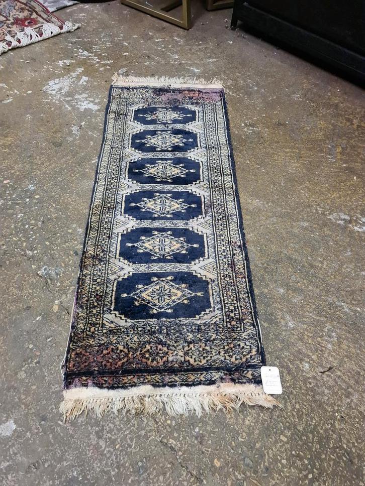 Oud Perzisch kleed vloerkleed loper handgeknoopt 112x39cm€20, Antiek en Kunst, Antiek | Kleden en Textiel, Ophalen