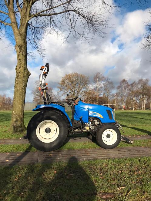 New Holland tc35da 4wd HST, Zakelijke goederen, Agrarisch | Tractoren, 2500 tot 5000, New Holland, tot 80 Pk, Gebruikt, Ophalen of Verzenden