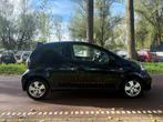 Toyota Aygo 1.0-12V Aspiration Red Navigator AIRCO!NAVI!STOE, Auto's, Voorwielaandrijving, Euro 5, Stof, Gebruikt