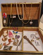 SCHATKIST vol met vintage sieraden, Verzenden, Gebruikt, Overige kleuren, Overige materialen
