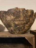 Handgemaakte schaal 27 cm doorsnee., Antiek en Kunst, Antiek | Keramiek en Aardewerk, Ophalen of Verzenden