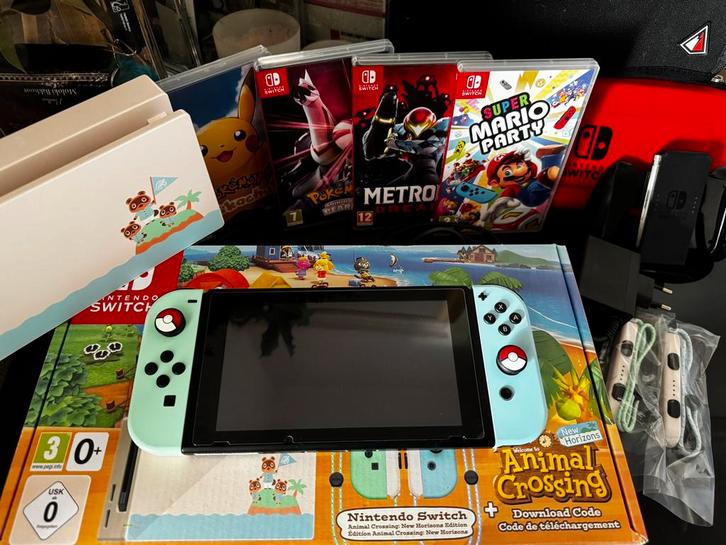 Nintendo Switch V2 Animal Crossing Edition + 4 topgames, Spelcomputers en Games, Spelcomputers | Nintendo Switch, Zo goed als nieuw
