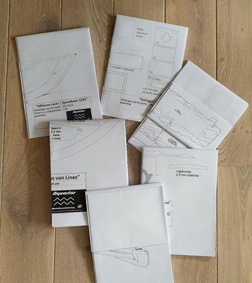 Diverse bouwtekeningen van houten modelboten beschikbaar voor biedingen