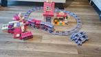 Hello Kitty treinstation met extra, Ophalen of Verzenden, Zo goed als nieuw, Complete set, Duplo