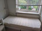 Bed Minnen, 2 bedlades, Kaptafel, nachtkastje, matras, Doe-het-zelf en Verbouw, Ladders en Trappen, Ophalen of Verzenden, Gebruikt