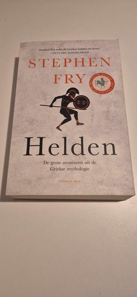 Helden - Stephen Fry, Boeken, Biografieën, Zo goed als nieuw, Kunst en Cultuur, Ophalen of Verzenden