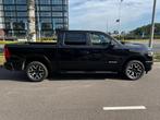 Dodge Ram 1500 2025 Laramie Sport Twin Turbo nu in de showro, Auto's, Dodge, 2438 kg, Zwart, Zwart, Origineel Nederlands