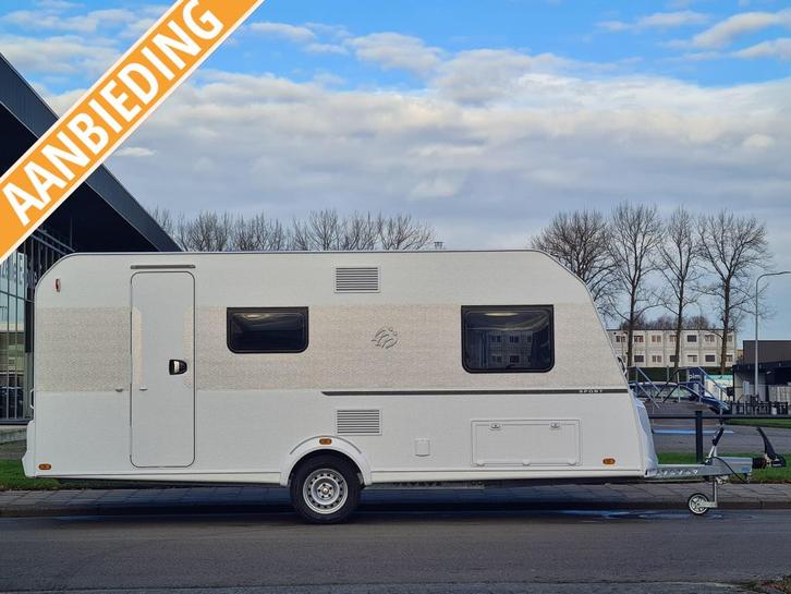 Knaus Sport 500 QDK met 3 stapelbedden!, Caravans en Kamperen, Caravans, Bedrijf, tot en met 6, 1000 - 1250 kg, Treinzit, Knaus