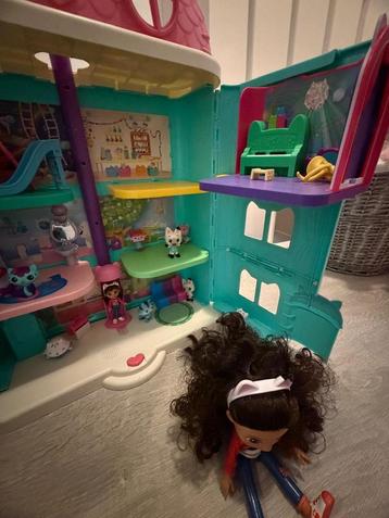 Gabby's Poppenhuis met extra accessoires! beschikbaar voor biedingen