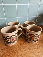 Set  van 4 vintage jaren 60/70  aardewerkenmokken met print, Huis en Inrichting, Keuken | Servies, Zo goed als nieuw, Ophalen