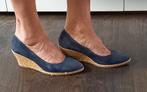 Mooie schoen met sleehak, Ophalen of Verzenden, Zo goed als nieuw, Blauw