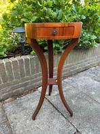 Leuk oud bij zettafeltje vintage, Minder dan 55 cm, Gebruikt, Ophalen of Verzenden, 60 cm of meer