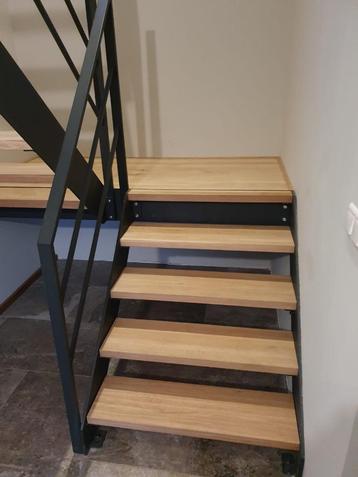 Stalen trap, trappen, zwevende trap, maatwerk trap beschikbaar voor biedingen