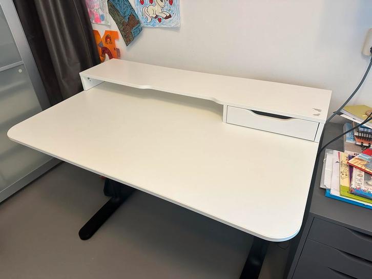 IKEA Bekant Bureau 120x80 cm - Zwart / Wit, Huis en Inrichting, Bureaus, Gebruikt, Bureau, In hoogte verstelbaar, Ophalen