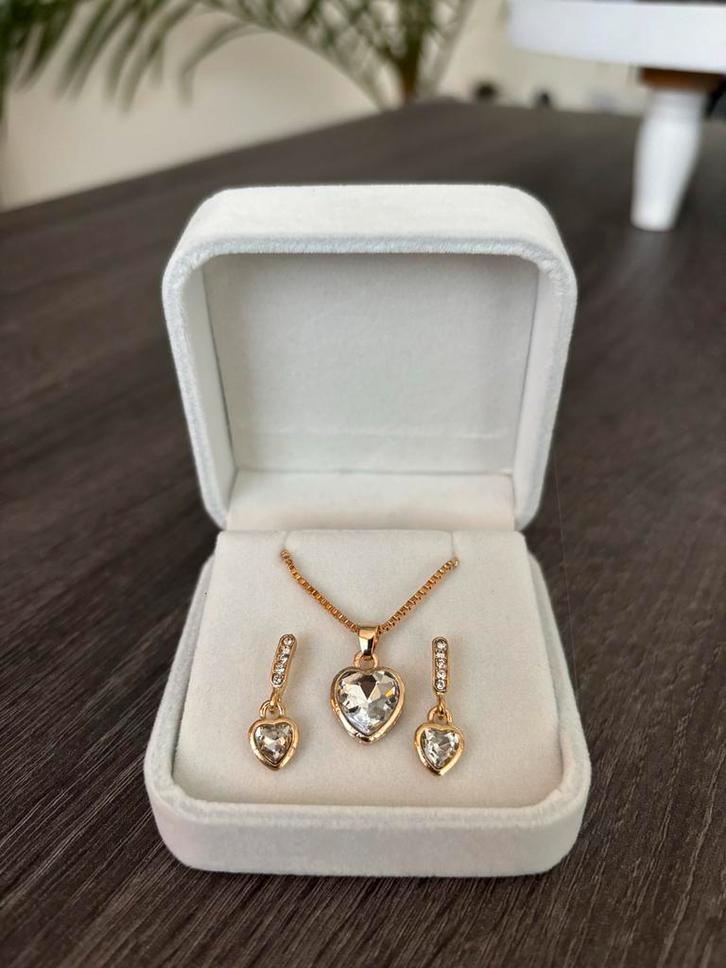 Gouden Sieradenset - Ketting & Oorbellen met Kristal, Sieraden, Tassen en Uiterlijk, Oorbellen, Nieuw, Hangers, Goud, Met kristal
