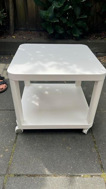 Bijzettafel op wieltjes