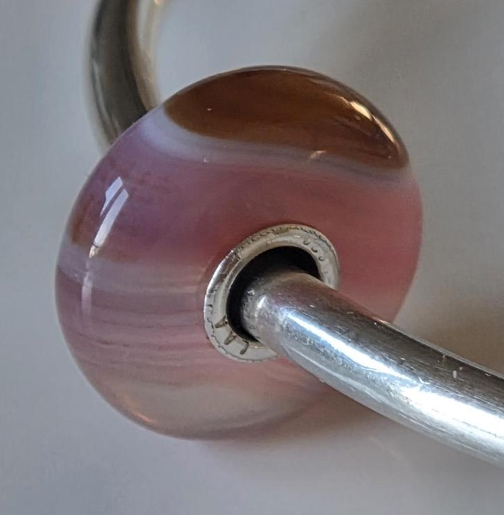 Trollbeads GESTREEPTE ROZE AGAAT edelsteen  **NIEUW**, Sieraden, Tassen en Uiterlijk, Bedels, Nieuw, Trollbeads, Edelsteen, 1 bedel