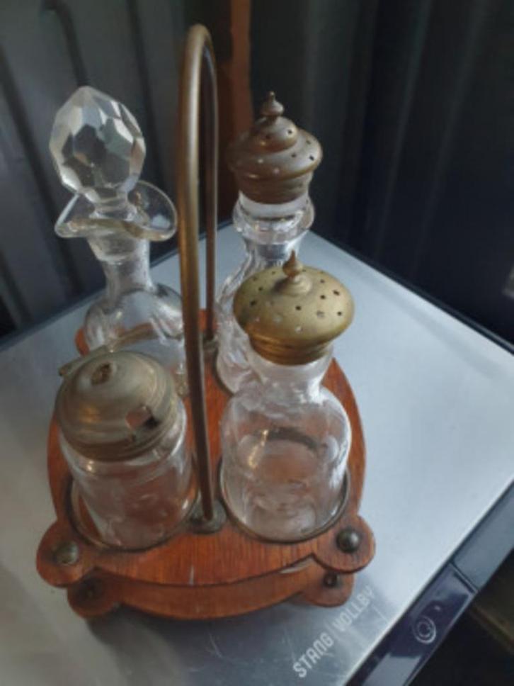 Prachtig antiek vinegar set met geslepen glazen accessoires., Antiek en Kunst, Antiek | Servies compleet, Ophalen of Verzenden