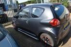 Toyota Aygo 1.0-12V +, Auto's, Toyota, Origineel Nederlands, Te koop, Zilver of Grijs, Benzine