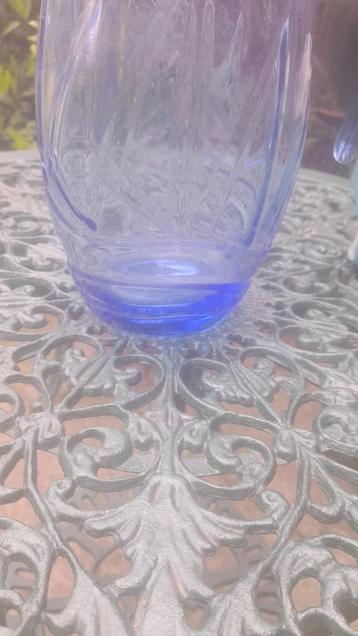 bijzondereblauwe  waterkan van glas,antiek in perfecte staat beschikbaar voor biedingen