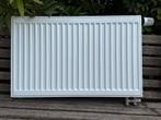Radiator (dubbele plaat) 80x50x10 met thermostaat, Ophalen, 30 tot 80 cm, Radiator, Zo goed als nieuw