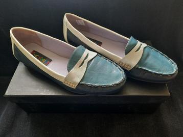  loafers, flatjes, instappers, blauw creme, Everybody, mt 38 beschikbaar voor biedingen