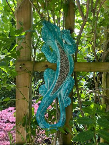 Nieuw houten gekko/salamander beschikbaar voor biedingen