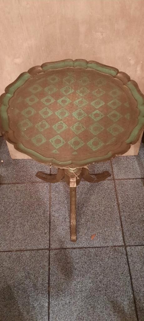 victoriaans rond tafeltje, Antiek en Kunst, Curiosa en Brocante, Ophalen of Verzenden