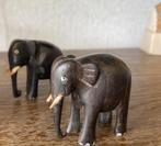 5 stuks 80 jaar oude houtgesneden olifantjes  uit Indonesie, Ophalen of Verzenden