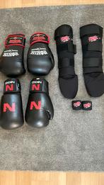 Kickboks handschoenen,beenbeschermers en bandages, Sport en Fitness, Vechtsporten en Zelfverdediging, Ophalen of Verzenden, Zo goed als nieuw