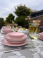 10 delig roze servies incl wijnglazen, Tuin en Terras, Ophalen, Zo goed als nieuw, 2 zitplaatsen