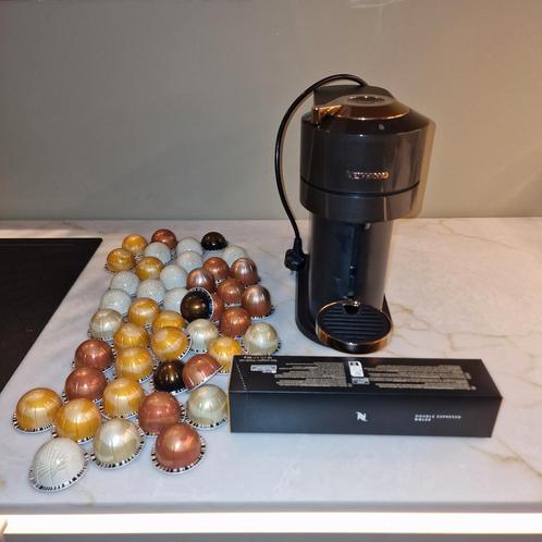 Nespresso Vertuo Next met capsules, Witgoed en Apparatuur, Koffiezetapparaten, Zo goed als nieuw, Ophalen