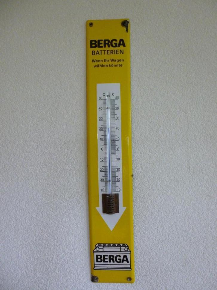 EMAILLE RECLAME THERMOMTER"BERGA ACCU'S"UIT JAREN 50/60, Verzamelen, Merken en Reclamevoorwerpen, Gebruikt, Reclamebord, Ophalen of Verzenden