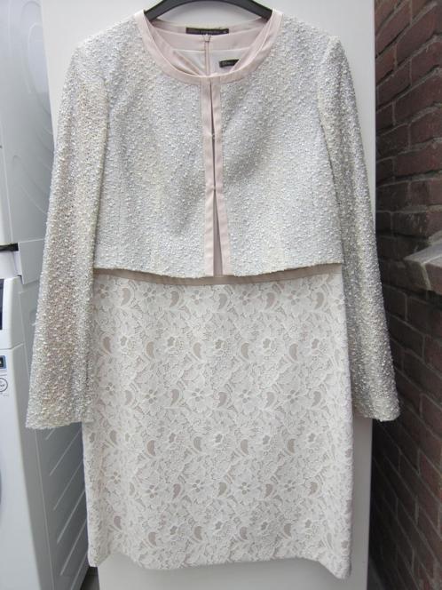 Jurk Beige, maat 46 + Jasje maat 42, Merk: Alle 2 Steps.Zgan, Kleding | Dames, Jurken, Zo goed als nieuw, Maat 42/44 (L), Beige