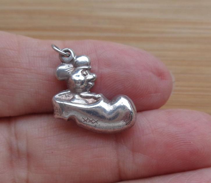 zilveren vintage bedel muis in klomp [1145], Sieraden, Tassen en Uiterlijk, Bedels, Zo goed als nieuw, Overige merken, Zilver