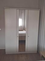 Kledingkast plus 2 bedkastjes., Ophalen