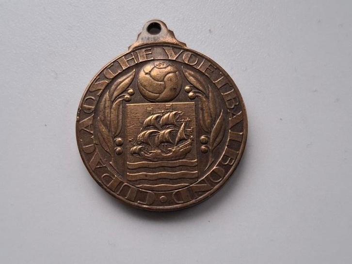 CVB Jubileum Medaille Curaçao 1946, Verzamelen, Speldjes, Pins en Buttons, Overige onderwerpen, Ophalen of Verzenden