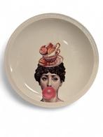 Wandbord met uniek design - Lina Fornasetti, Porselein of Keramiek, Schaal, Rond, Ophalen of Verzenden