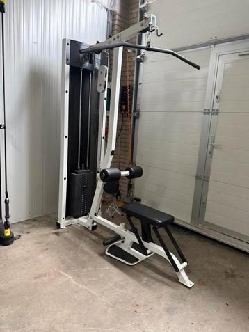 Life fitness Lat pulldown/ row/ 2 in 1/ Fit series machine beschikbaar voor biedingen
